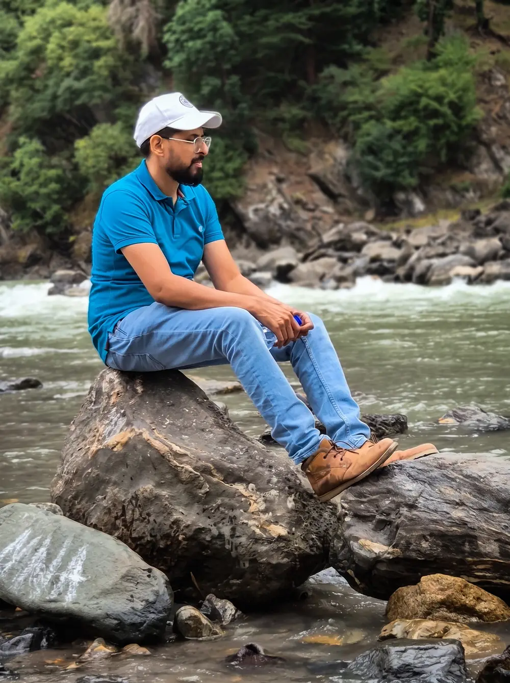 Sur un rocher, au milieu des eaux