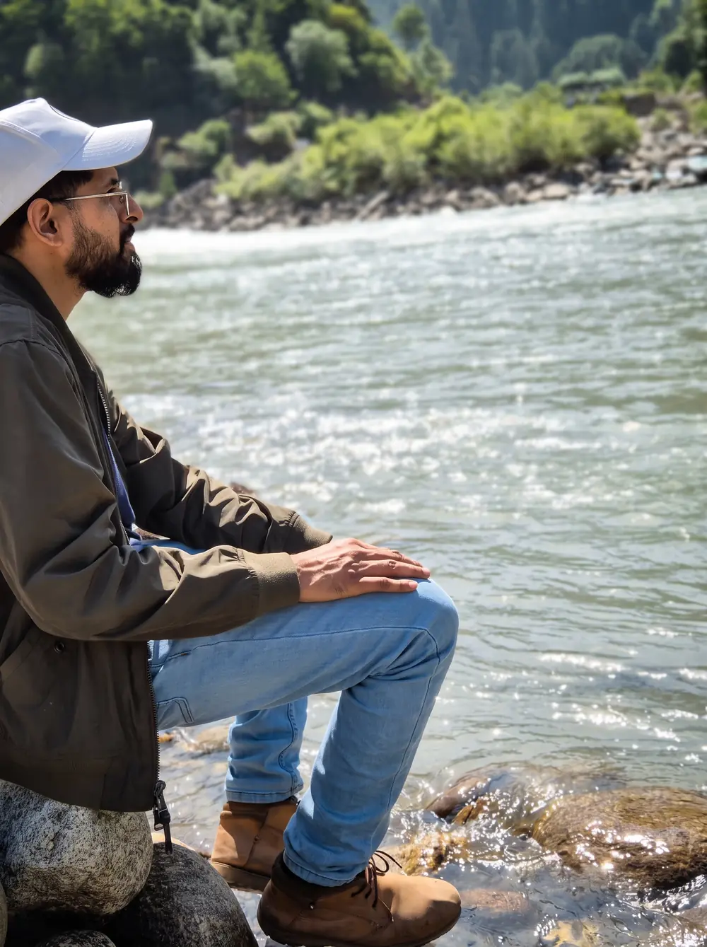 Face à la rivière